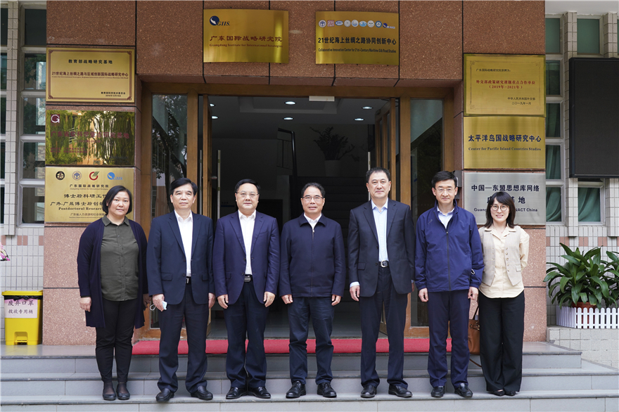 省委常委叶贞琴到我校调研智库建设