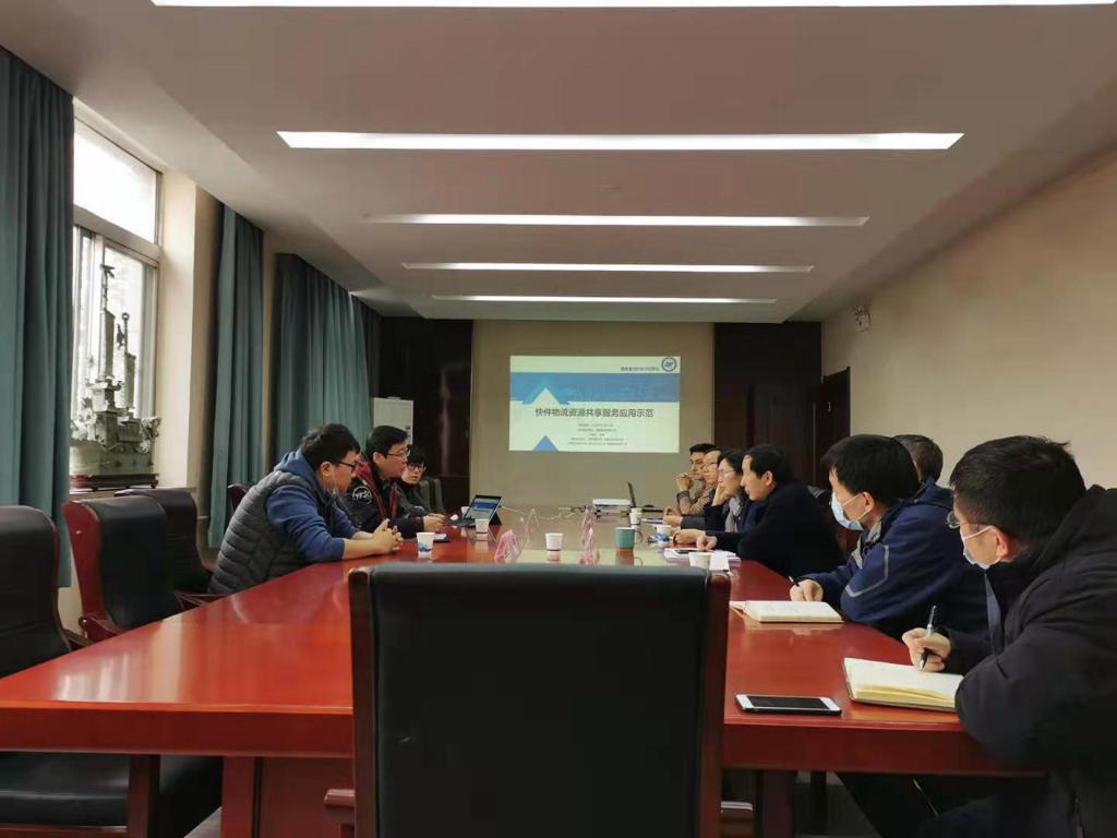 圆通速递CTO英春副总裁一行到现代邮政学院交流座谈