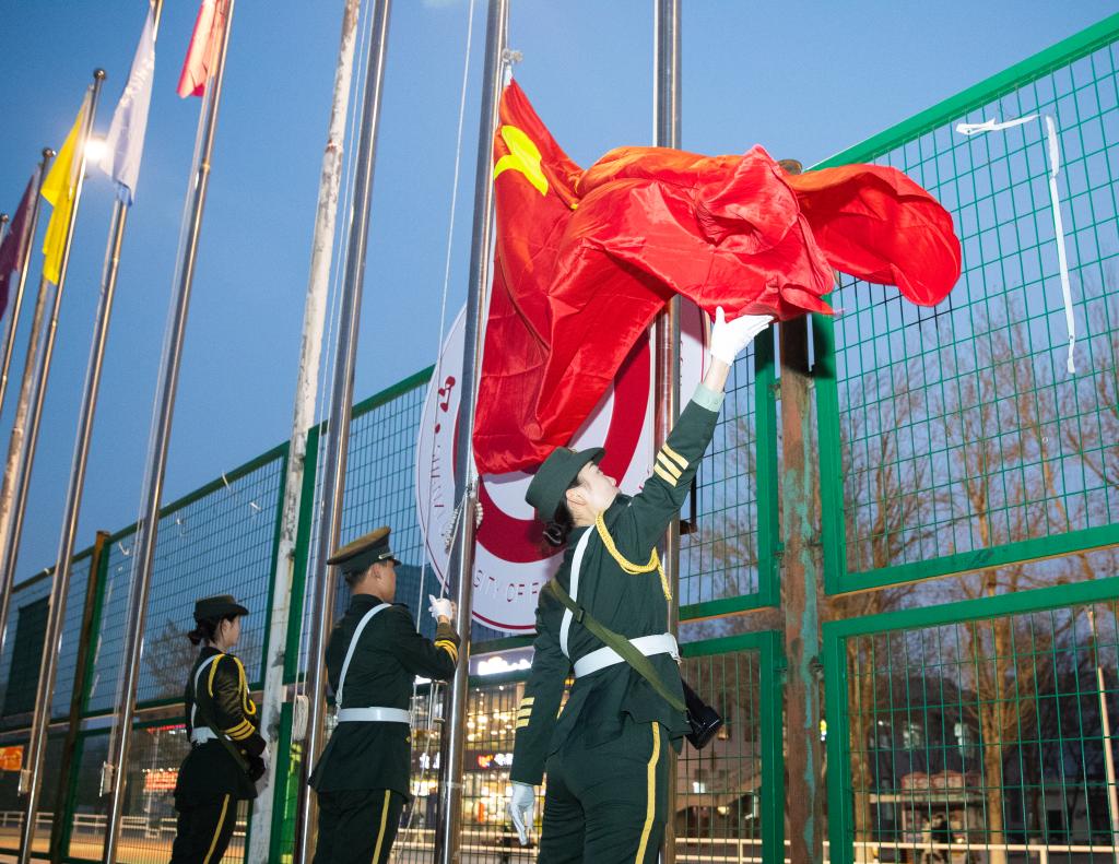 党委书记常乃军在新学期升国旗仪式上讲授“开学第一课”