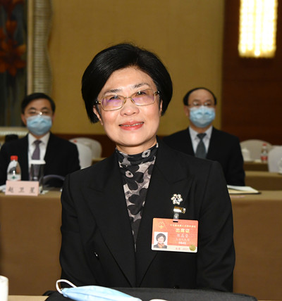全国人大代表陈晶莹副校长在京积极履职尽责
