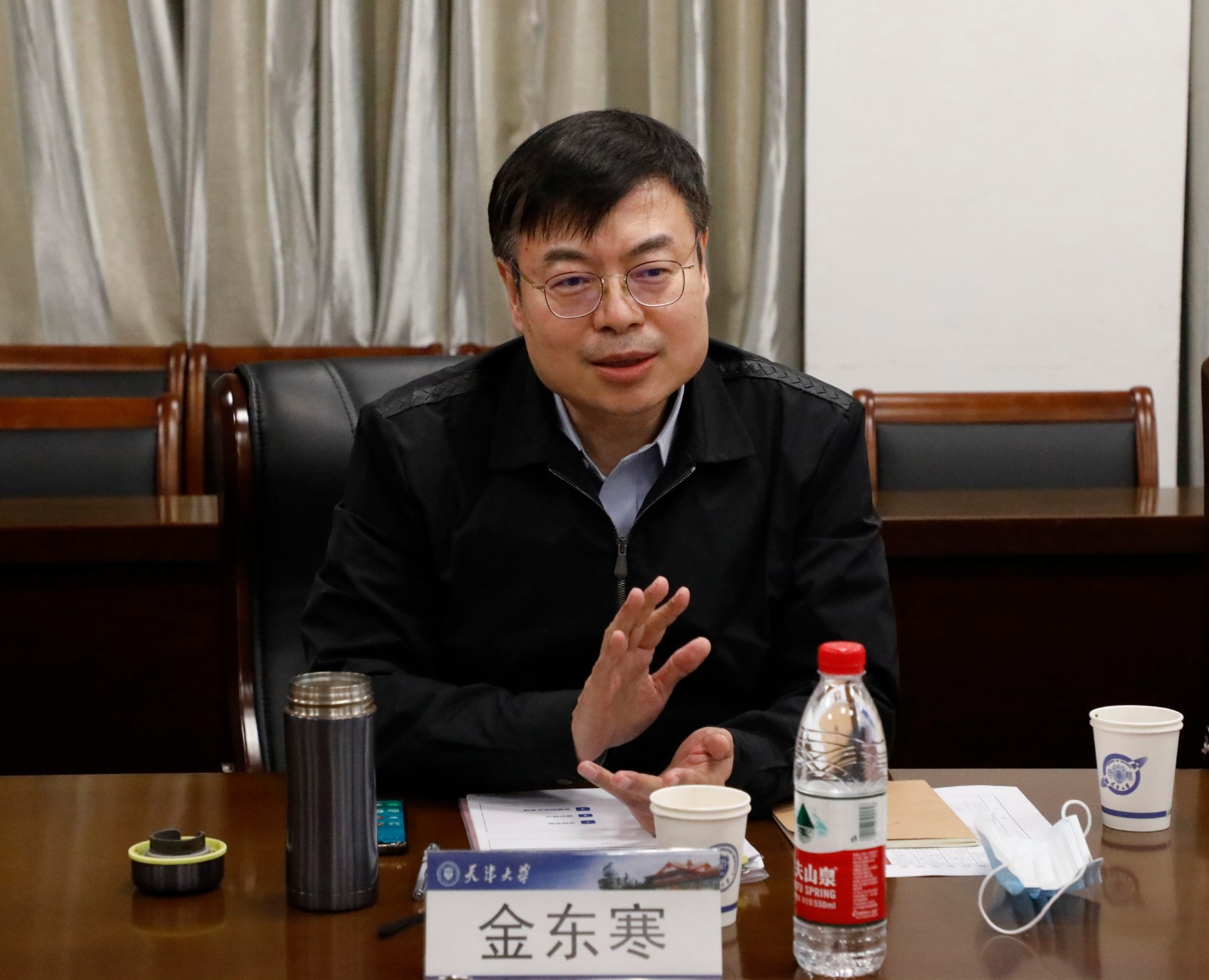 金东寒到理学院调研工作