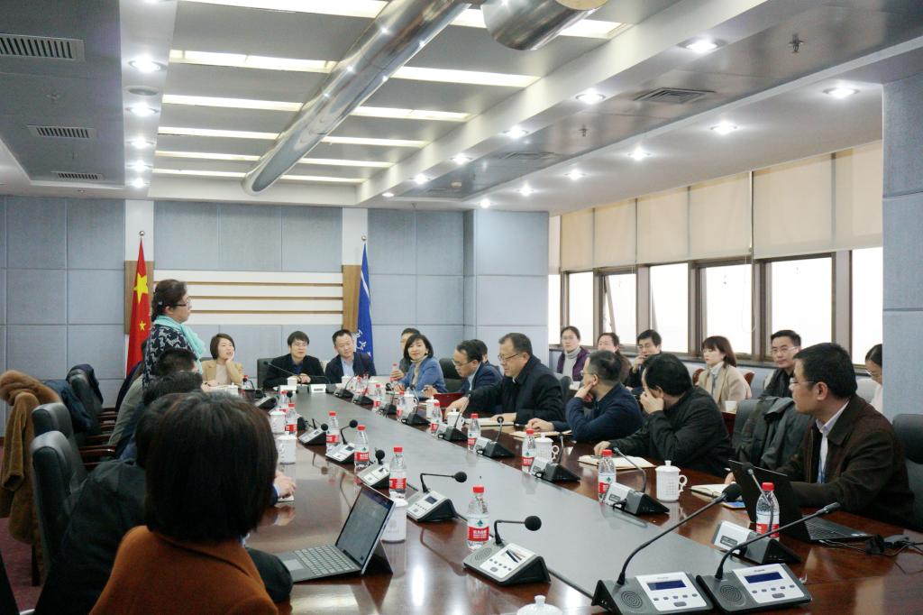 卢建军调研学科办、科研院