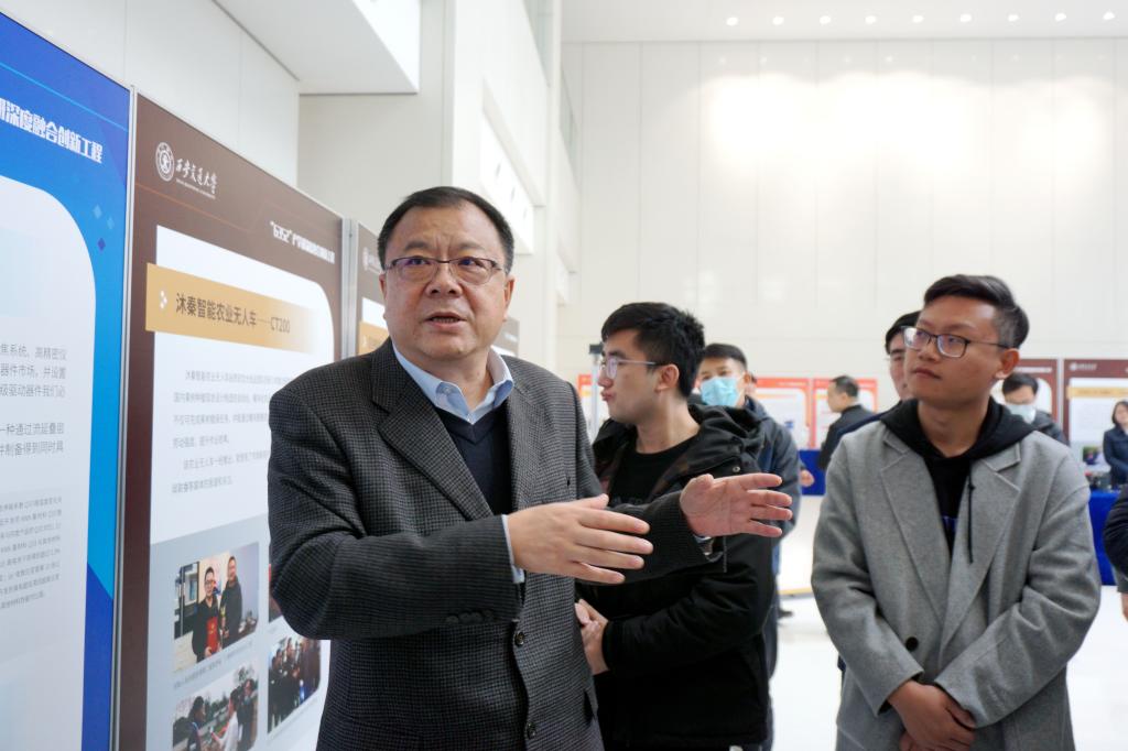 卢建军调研校医院、“6352”孵化器建设