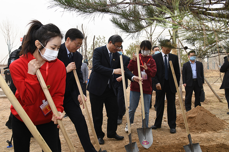 “延河联盟”高校红色育人基地揭牌仪式暨党史学习教育在延安大学举行