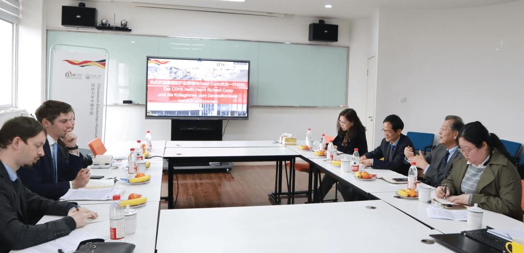 德国驻沪总领馆科教领事访问我校中德学院