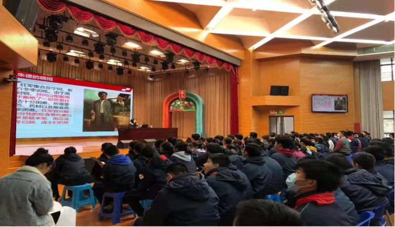 马克思主义学院“声入人心”理论宣讲团成员赴徐汇中学进行党史学习教育的宣讲