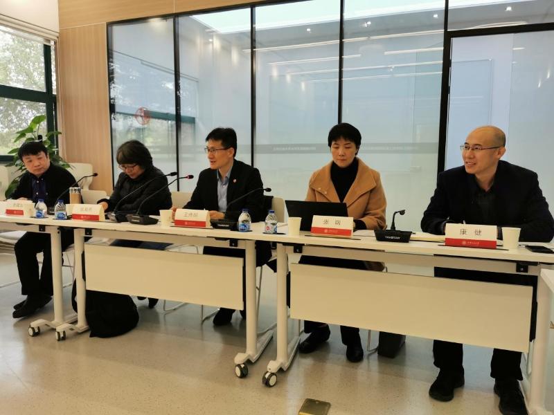 《大学生心理健康》任课教师座谈会召开