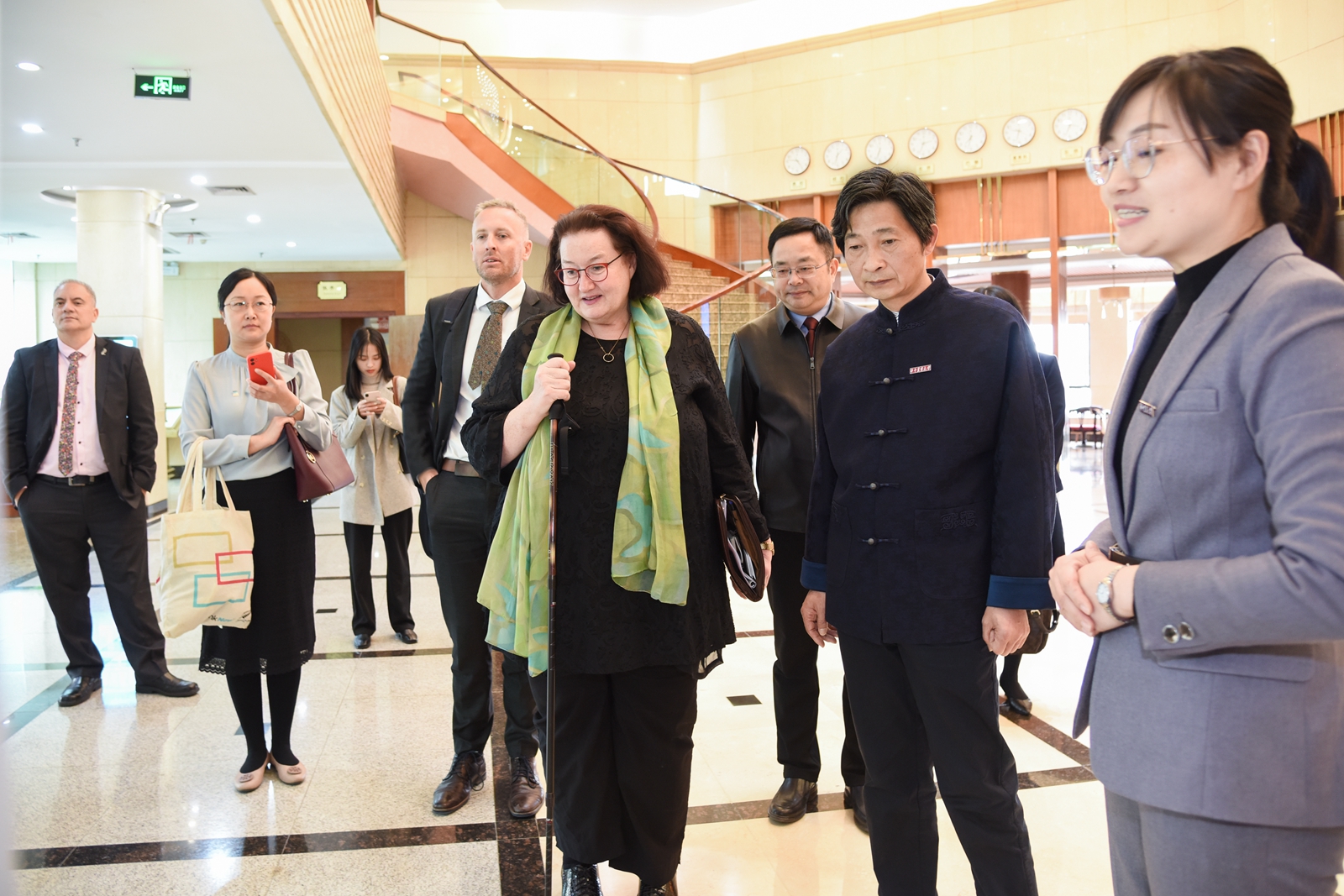 新西兰驻华大使傅恩莱一行来校访问