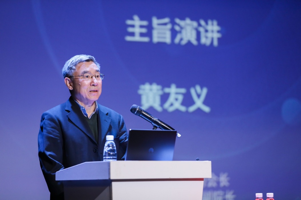 加强专业化队伍建设，开创全球传播工作新局面