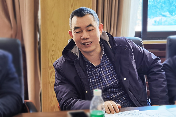 蒋新苗一行赴绥宁一中看望慰问支教研究生