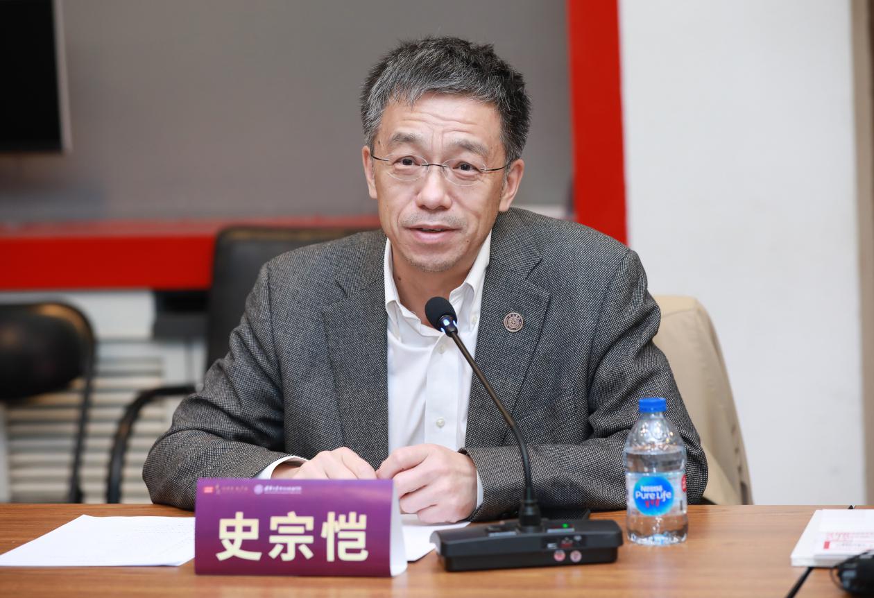 “重庆悦来城市传播研讨会”在新闻学院召开
