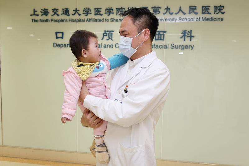 严重唇腭裂患儿在附属九院成功手术并获专项基金帮扶