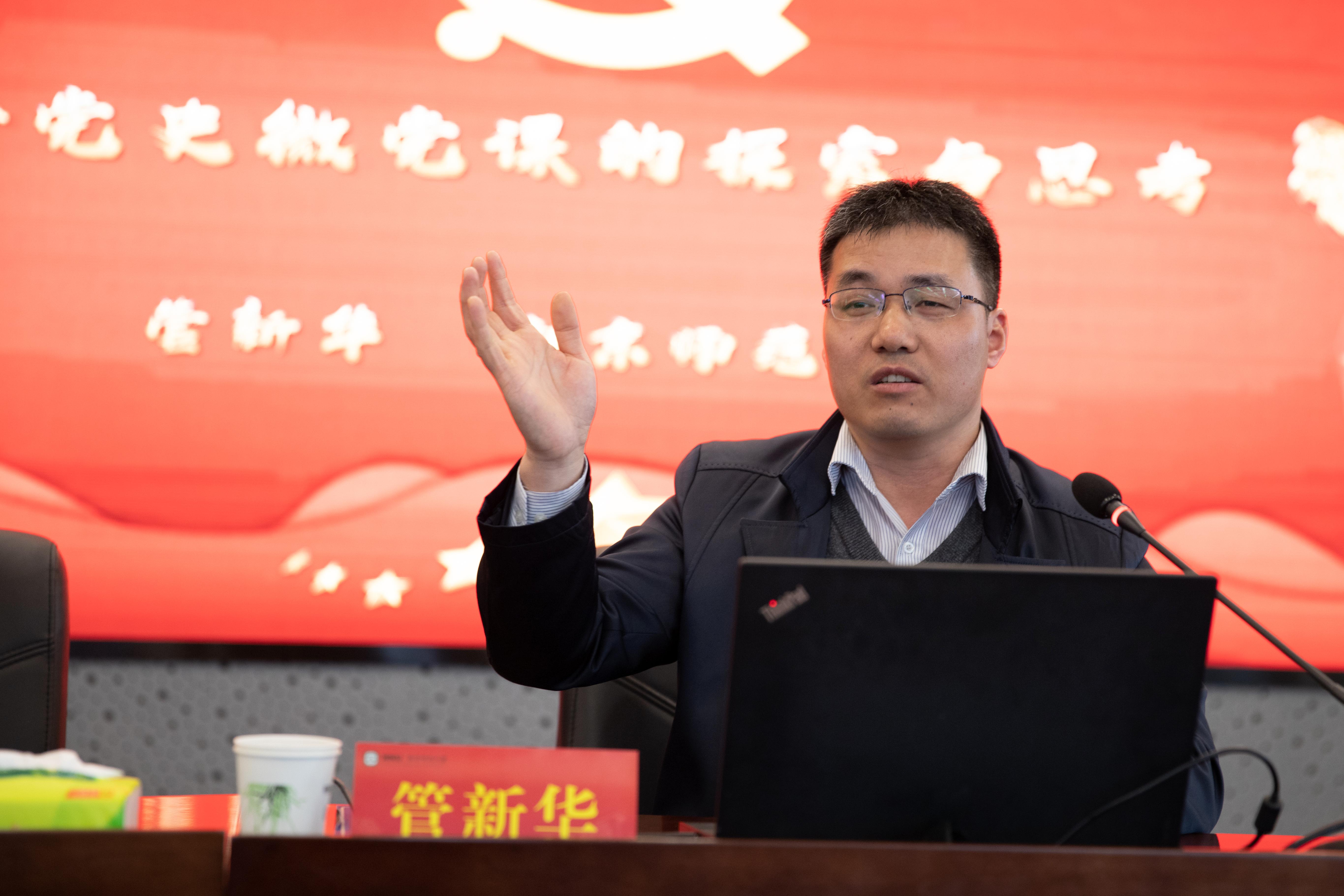 我校举办第二十八期辅导员成长工坊暨“立德微课”大赛专题讲座