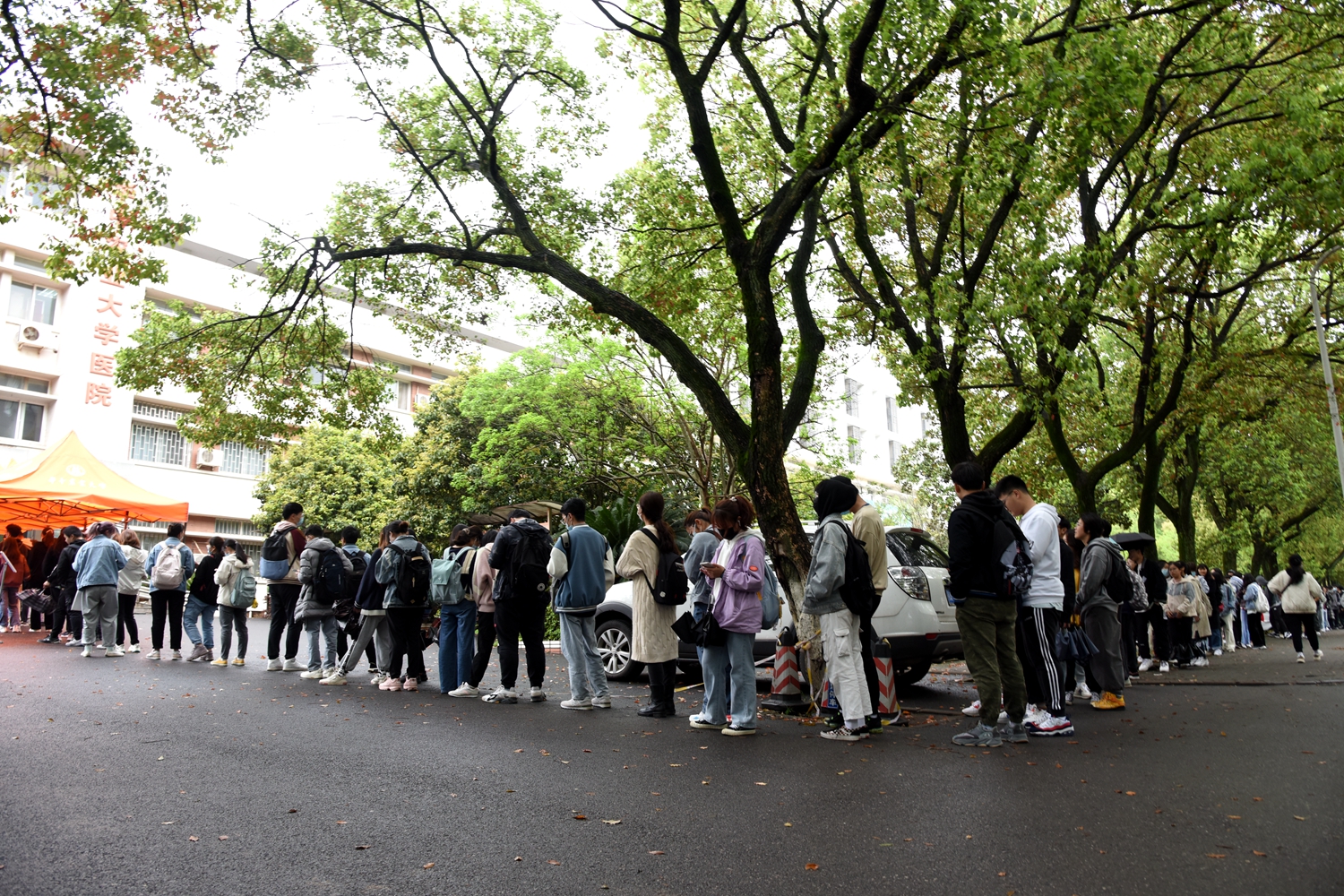24万人完成接种师生踊跃“打疫苗”