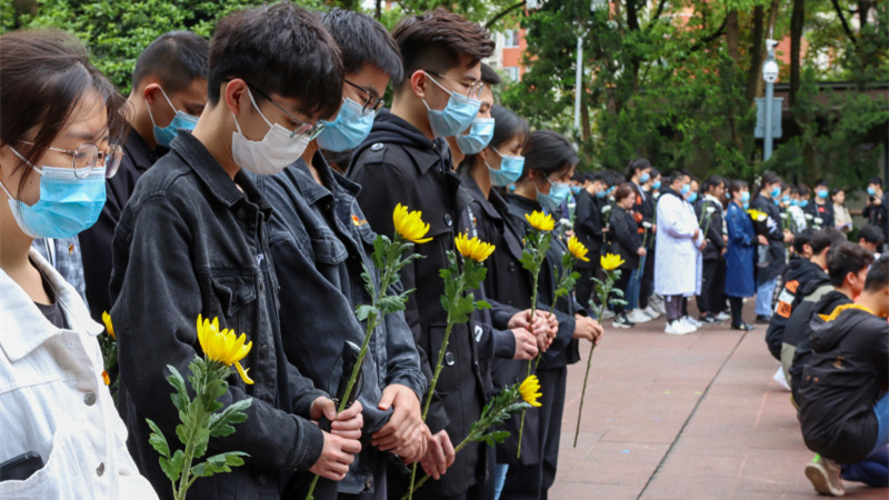 重庆大学开展“学党史、强信念、跟党走”学习教育暨“清明祭英烈”主题教育活动