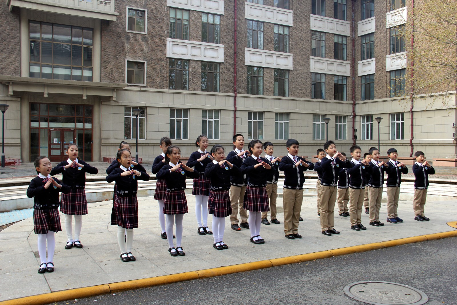 天大附小北洋童声合唱团再次放歌“天大海棠节”