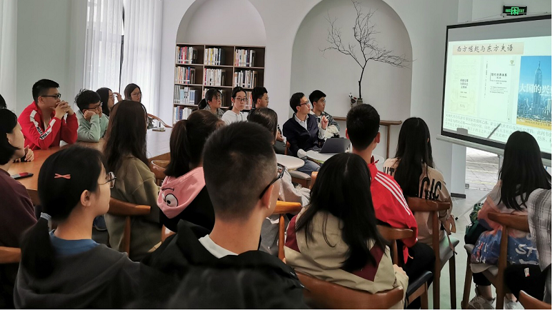 重庆大学举办“我与校长书单有约”读书沙龙