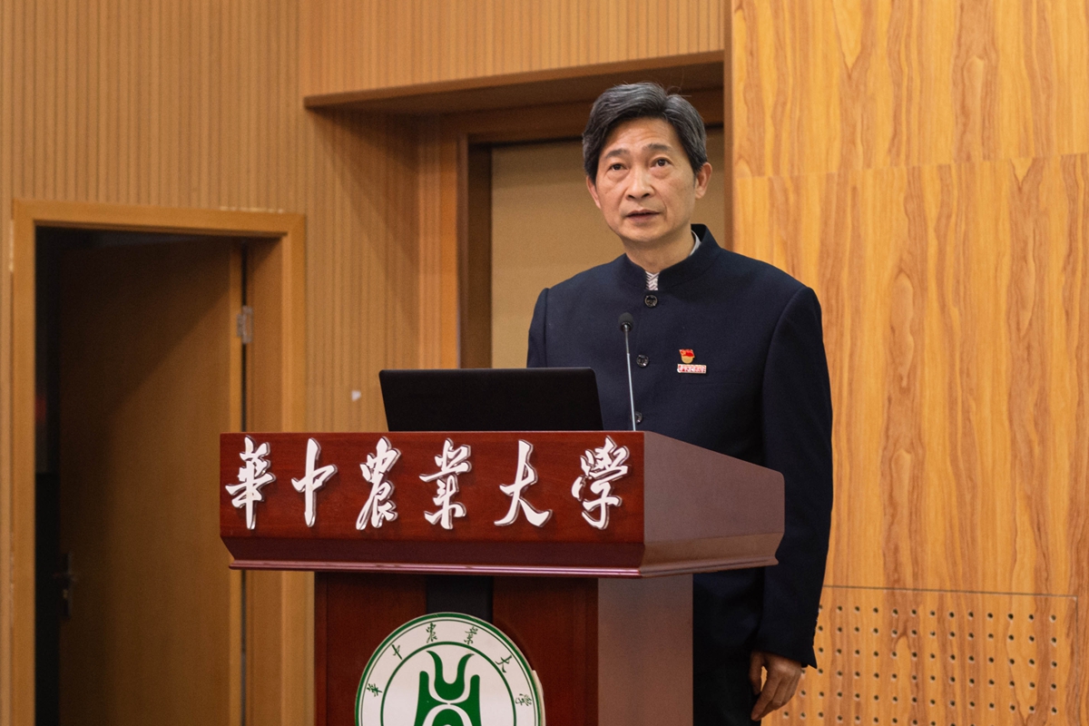 【党史学习教育】校党委理论学习中心组（扩大）会议专题学习“中共历史上的三次重大转折”