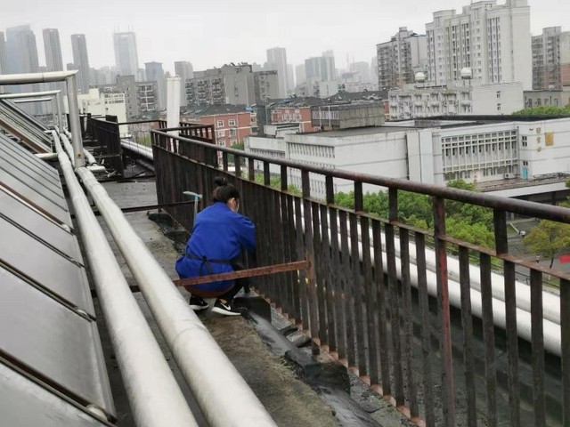 学生公寓服务中心多措并举保学生公寓雨季安全