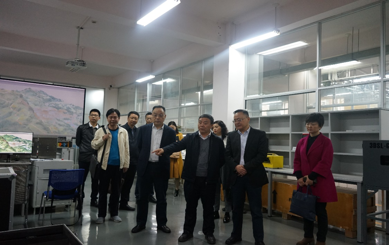 自贡市人大常委会领导来校考察交流