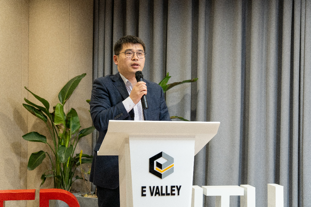 “难忘故园情，相聚E家人”交大建校125周年电院专场活动举行