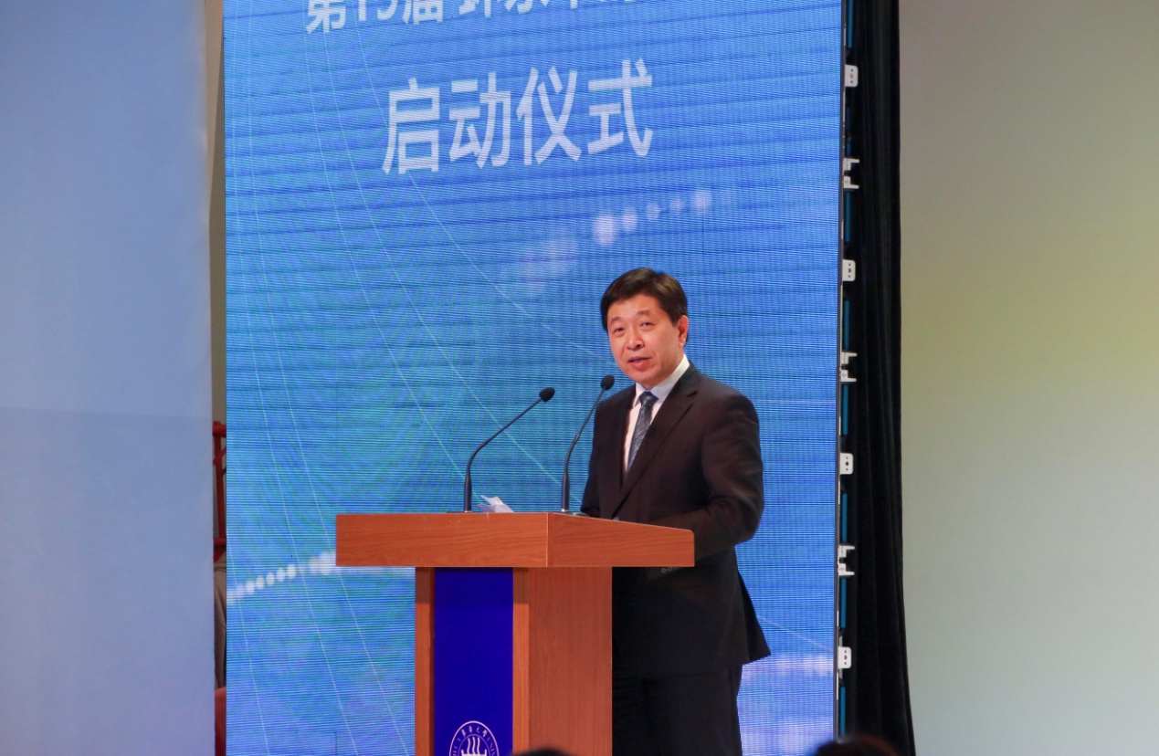 第19届环东华时尚周暨服装与艺术设计学院毕业季展演拉开帷幕