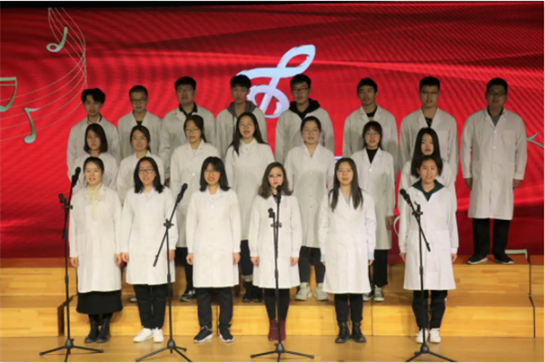 医学部举办“情满海棠，医心向党”主题红色歌诵会