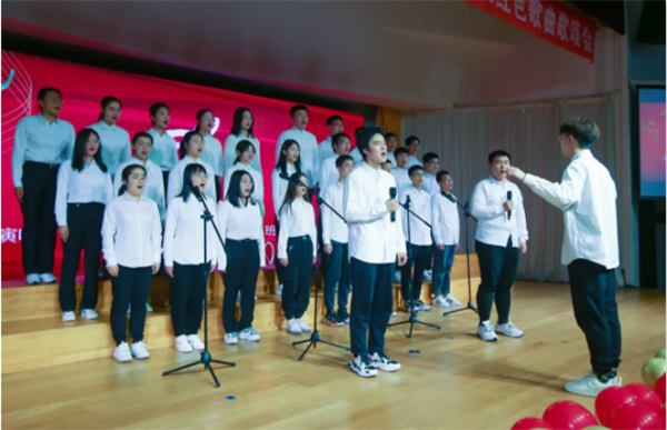 医学部举办“情满海棠，医心向党”主题红色歌诵会