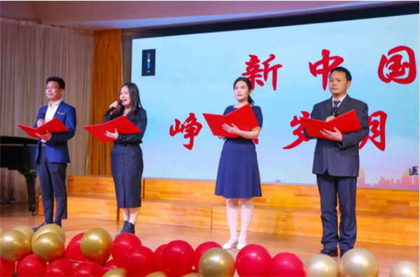 医学部举办“情满海棠，医心向党”主题红色歌诵会