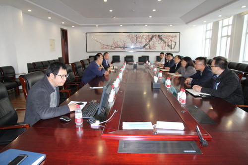 哈尔滨市松北区副区长甄长瑜到我校黑龙江省绿色食品科学研究院实地推进共建工作