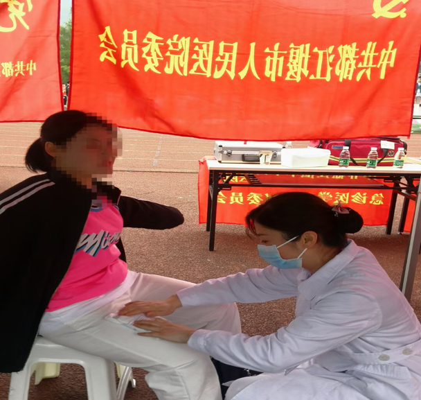 党建联盟单位为都江堰校区师生提供医疗保障服务