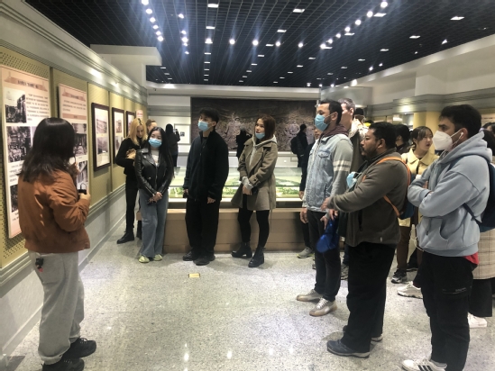 国际教育学院组织留学生参观校史馆