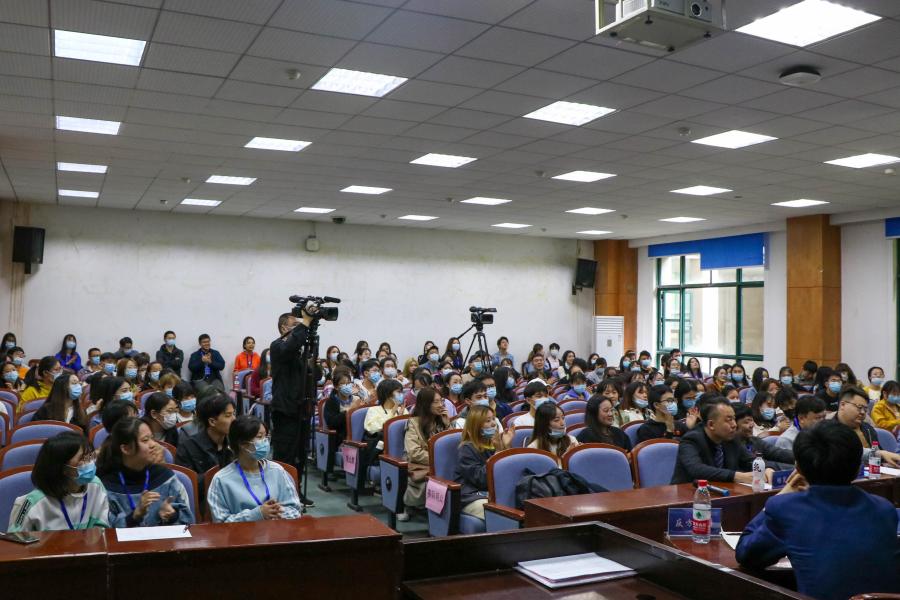 我校与华中师范大学晋级武汉市大学生版权辩论赛决赛