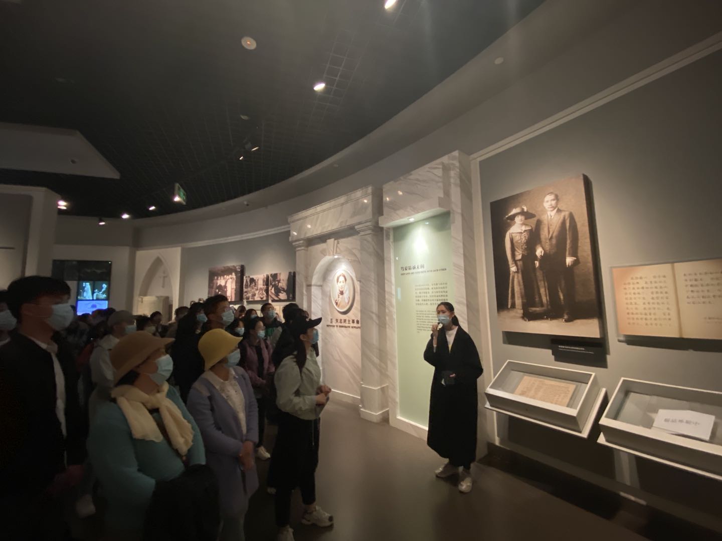 信息学院发展对象培训班赴宋庆龄陵园及周公馆开展实地研学活动