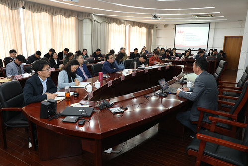 学校党委中心组（扩大）学习会专题学习总体国家安全观