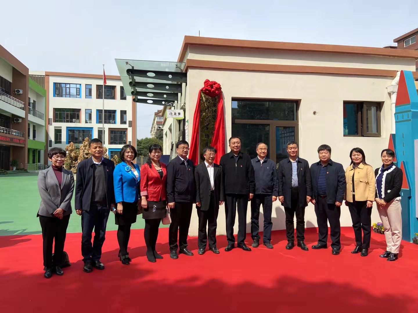 张凤宝副校长带队赴洛阳推进校地合作并看望校友