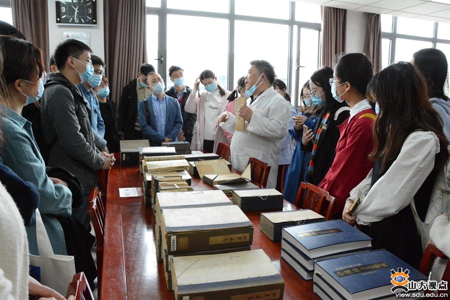 ［教育教学］图书馆为学院开设现场教学课