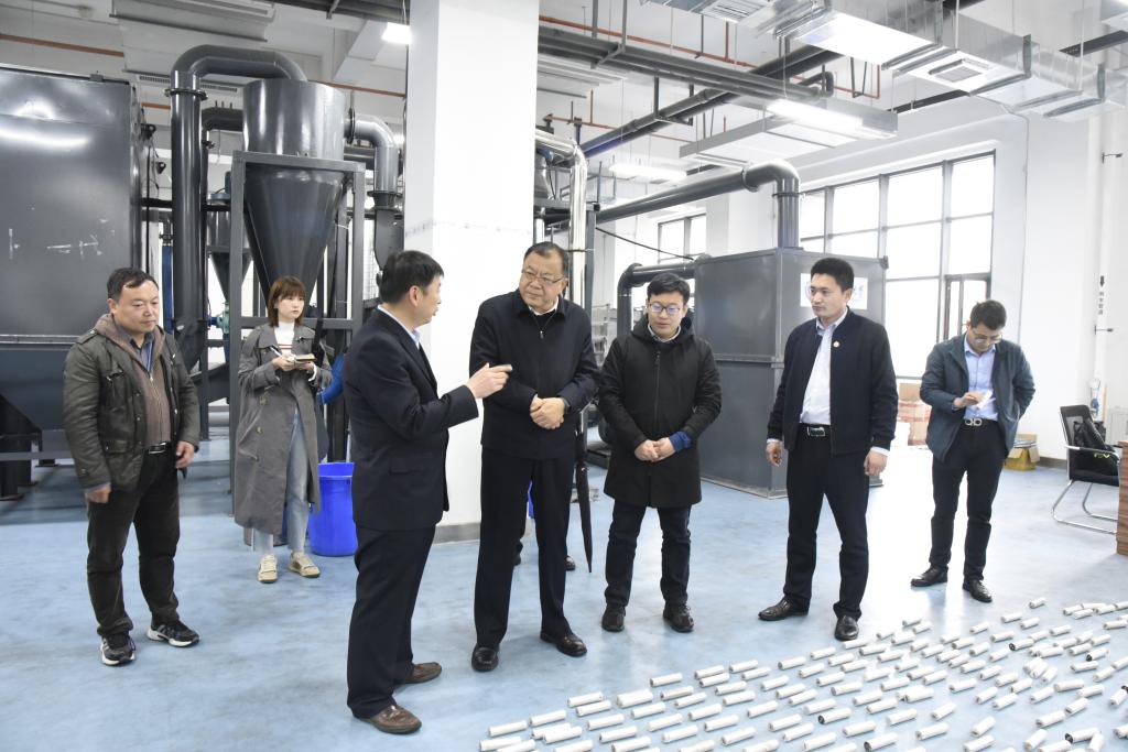 卢建军调研化学学院