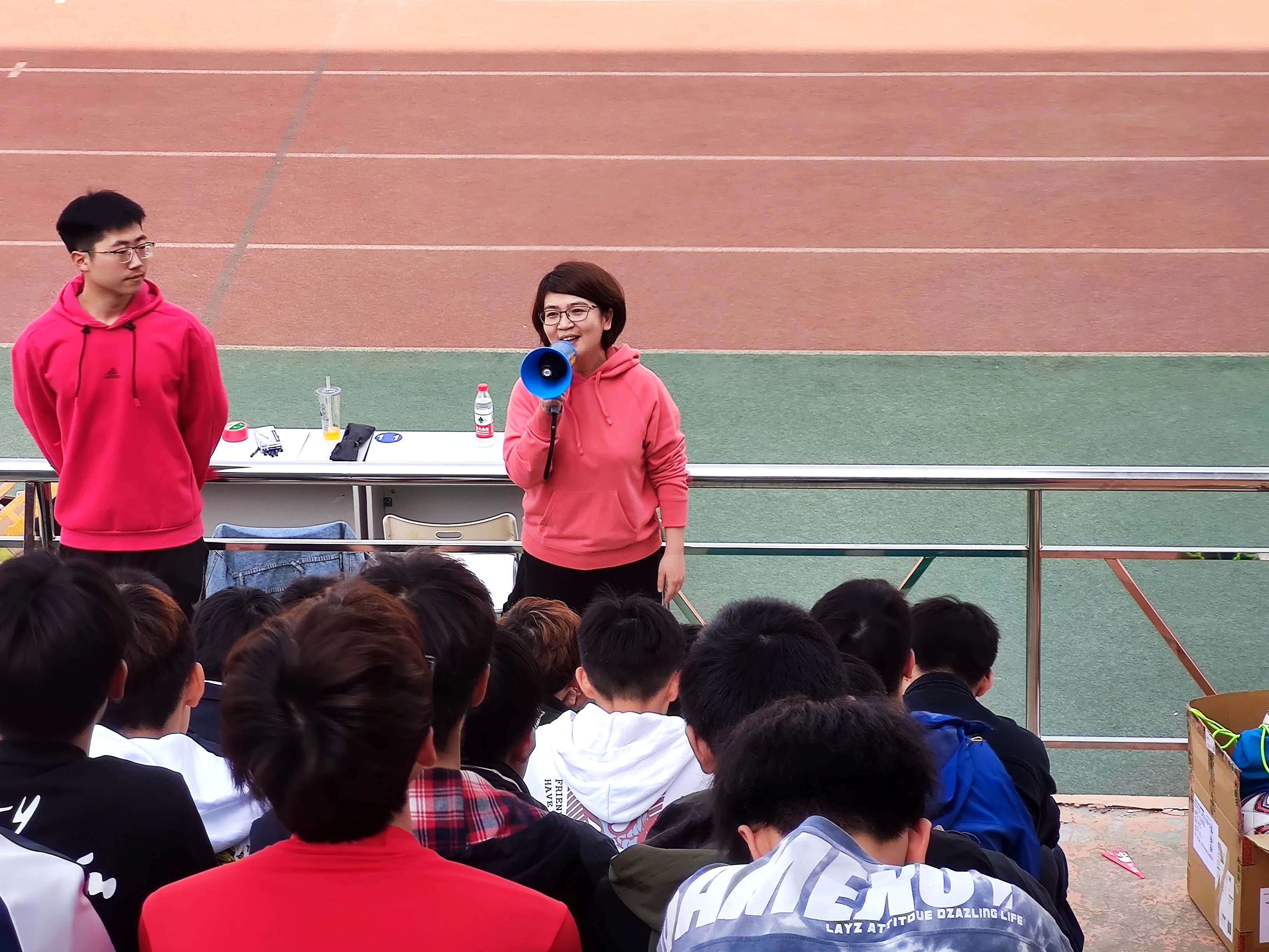 休斯顿国际学院举办“学史力行”趣味运动会