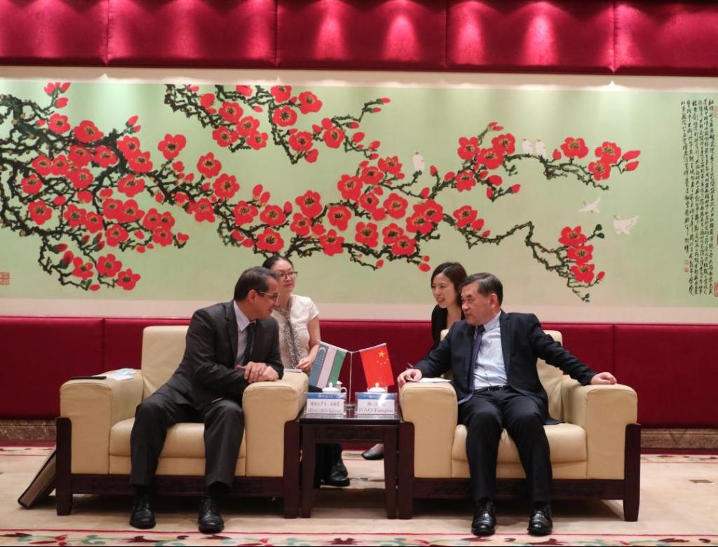 乌兹别克斯坦驻广州总领事馆一行来访