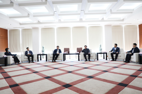 国家开发银行沈阳审计分部总经理李力锋一行访问我校