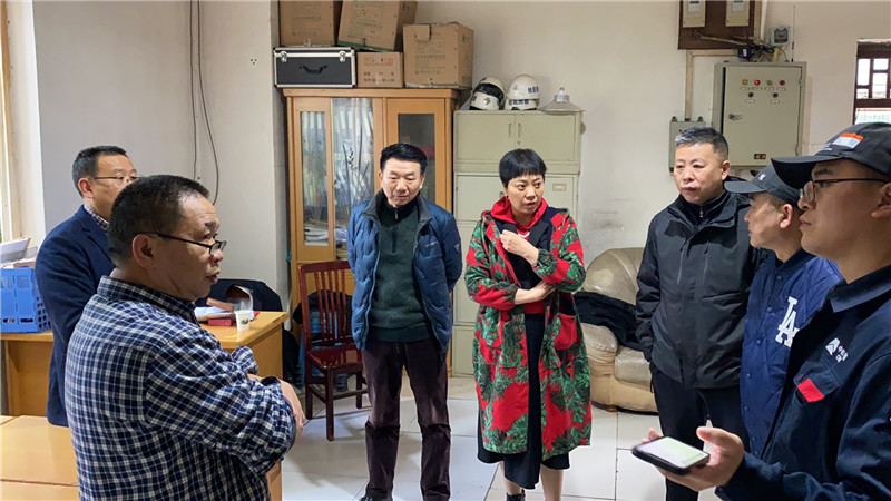 社区办深入学习悟初心，聚焦问题办实事