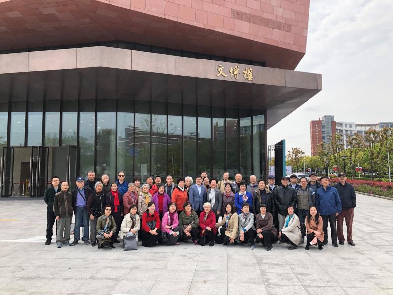 赓续传承，继往开来——图书馆退休老同志回馆交流