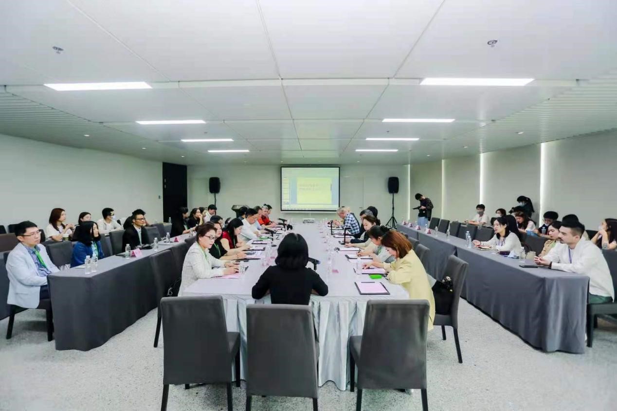 我校承办四大名绣传承与发展研讨会