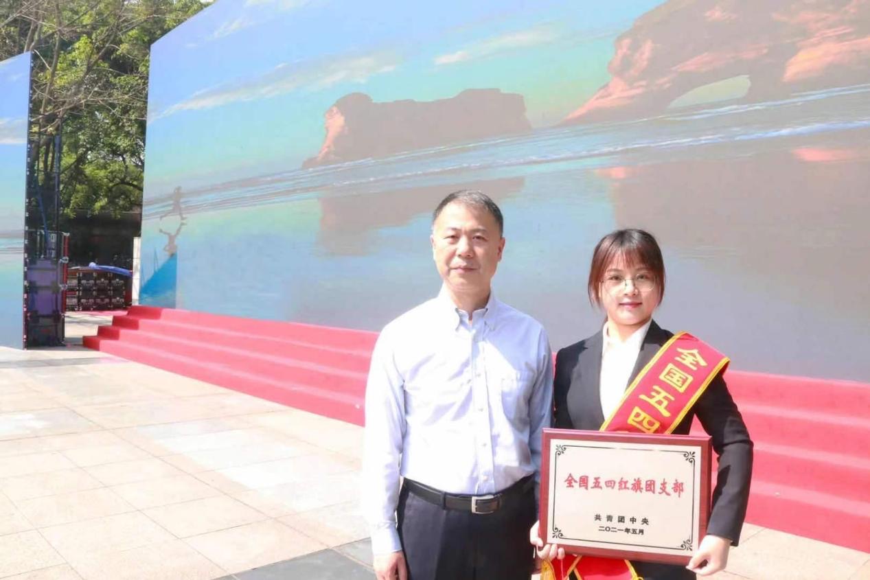 经管学子带领学生组织荣获国家级五四荣誉