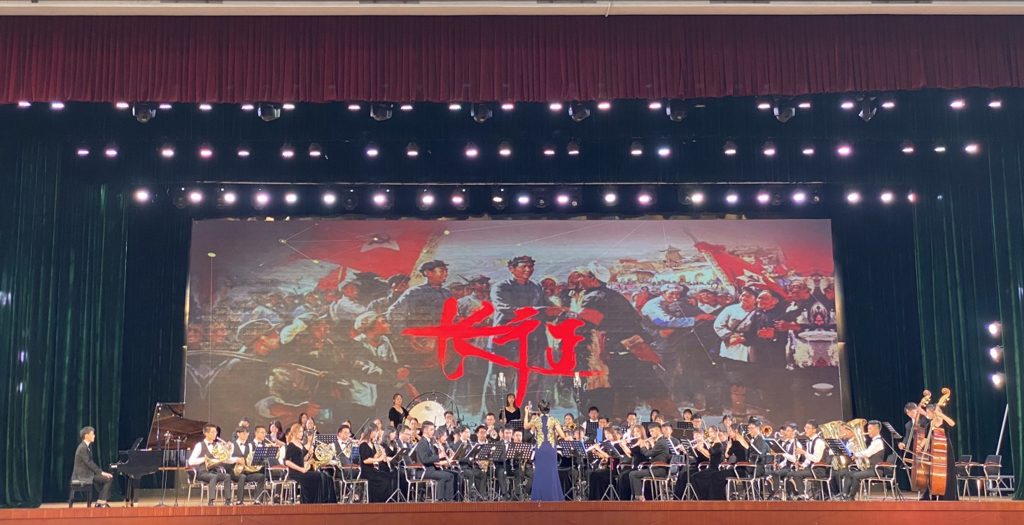 学生管乐团在国际管乐比赛中斩获一等奖