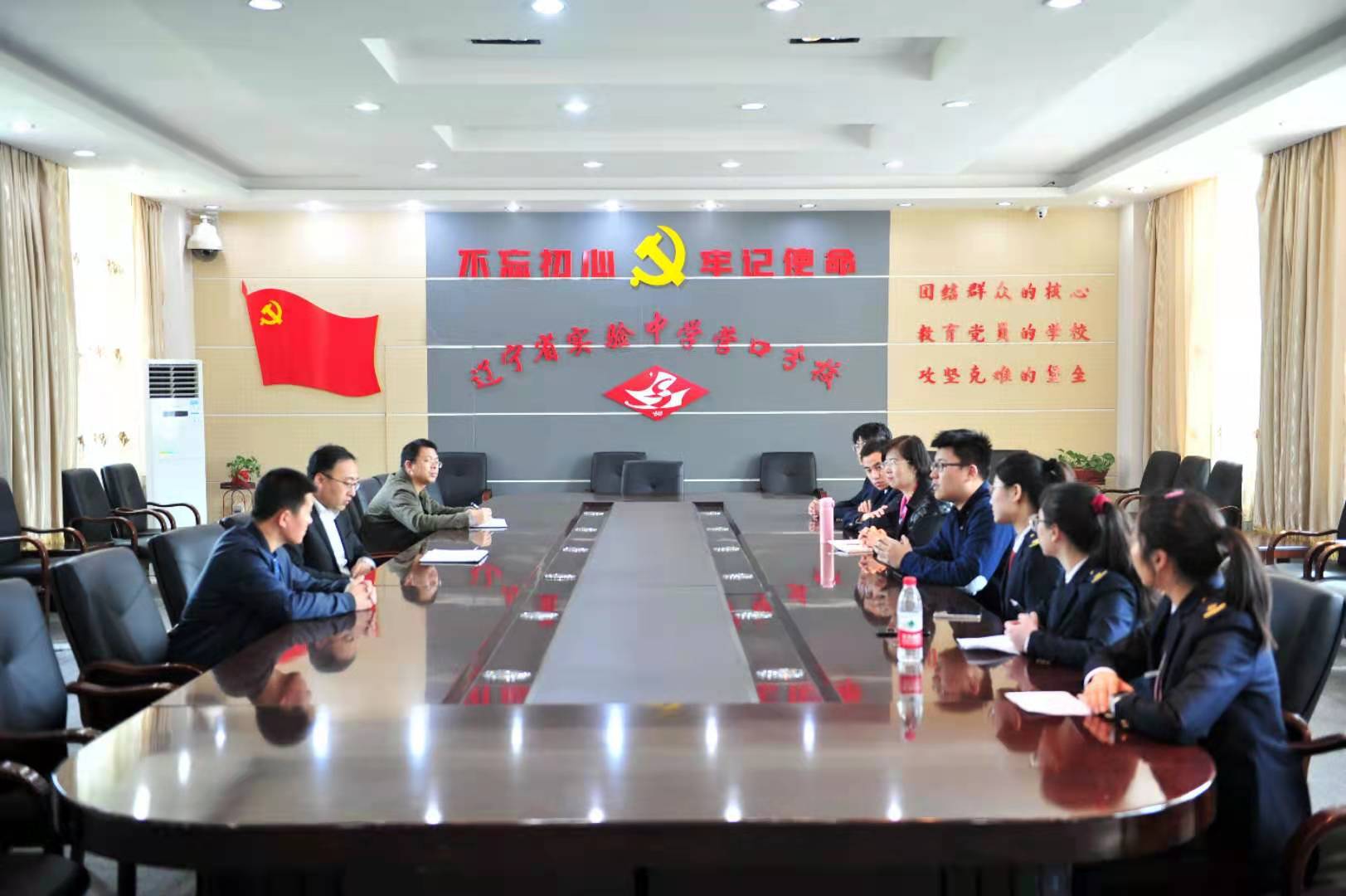 航运经济与管理学院和外国语学院师生赴营口市开展招生宣传活动