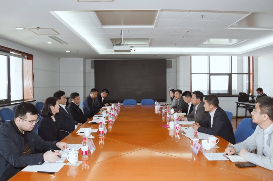 辽宁省政府外事办公室主任应中元一行来校调研