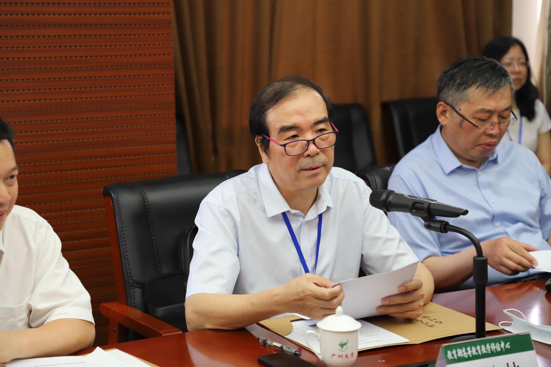 我校汉语言文学专业（师范方向）接受师范认证评估