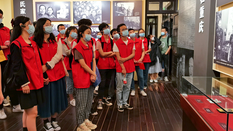 机械与运载工程学院车辆研究生三班党支部开展“学党史、悟思想、干实事、开新局”主题参观活动